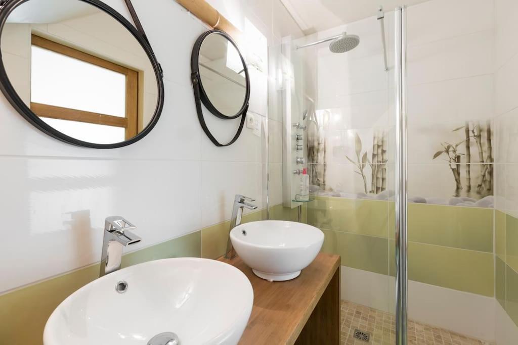 Chambres D'Hotes - Les Palmiers Corseul Bagian luar foto